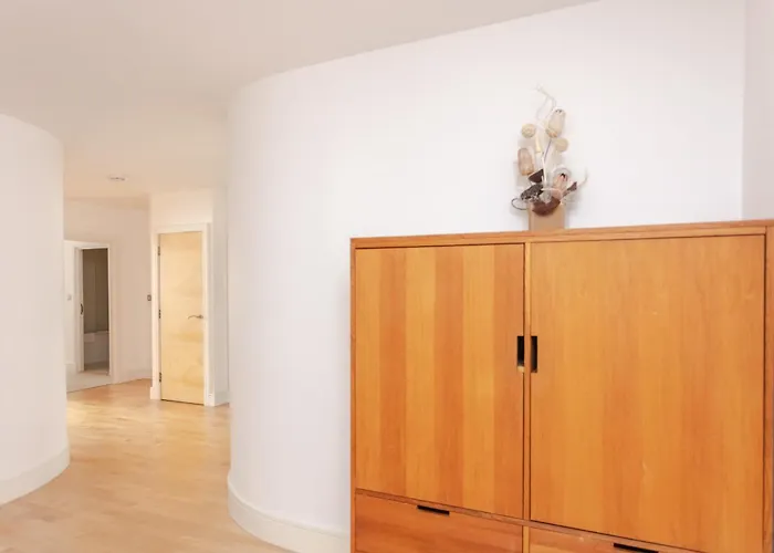 Spacious 2 Bedroom Flat On Bermondsey St