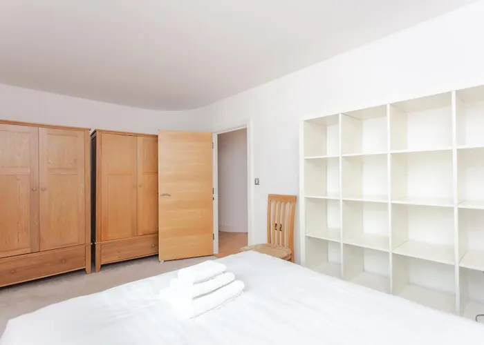 Spacious 2 Bedroom Flat On Bermondsey St