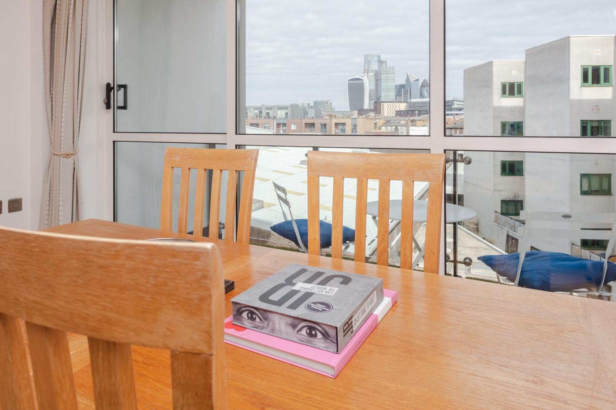 Spacious 2 Bedroom Flat On Bermondsey St Londen